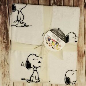 PEANUTS TWIN or FULL/QUEEN Plush Blanket Life of Snoopy White Fleece Berkshire